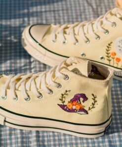 Embroidered converse/Converse High Tops Chuck Taylor 1970s/Halloween Gift/Embroidered Sneakers Witch Hat